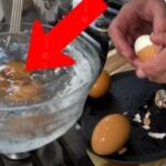 Ako ľahko a rýchlo olúpať vajcia: slávny šéfkuchár sa podelil
